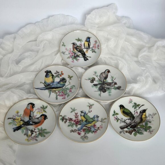 BIRDS! Set of 6 Vintage Bird Wall Plates – Mini Bird Plates with gold rim JAPAN - Picture 2 of 12